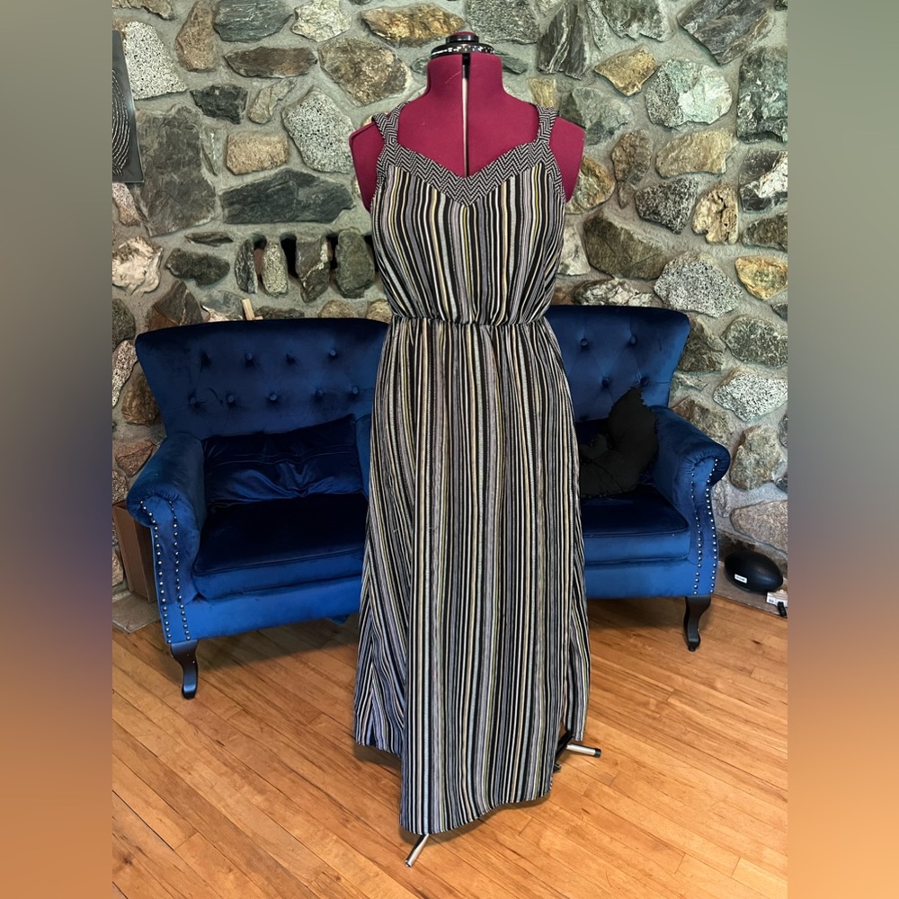 Xhilarating striped maxi dress size M